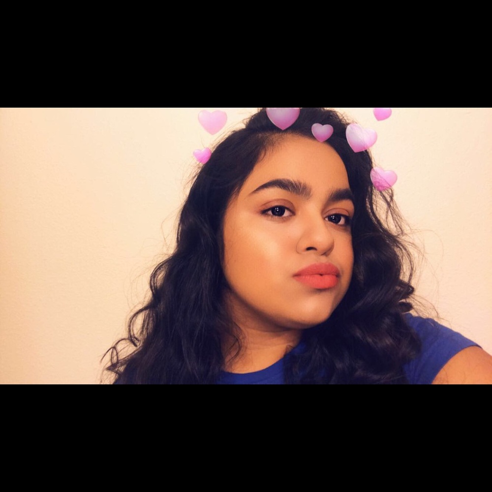 Meet your Posher, Alexia